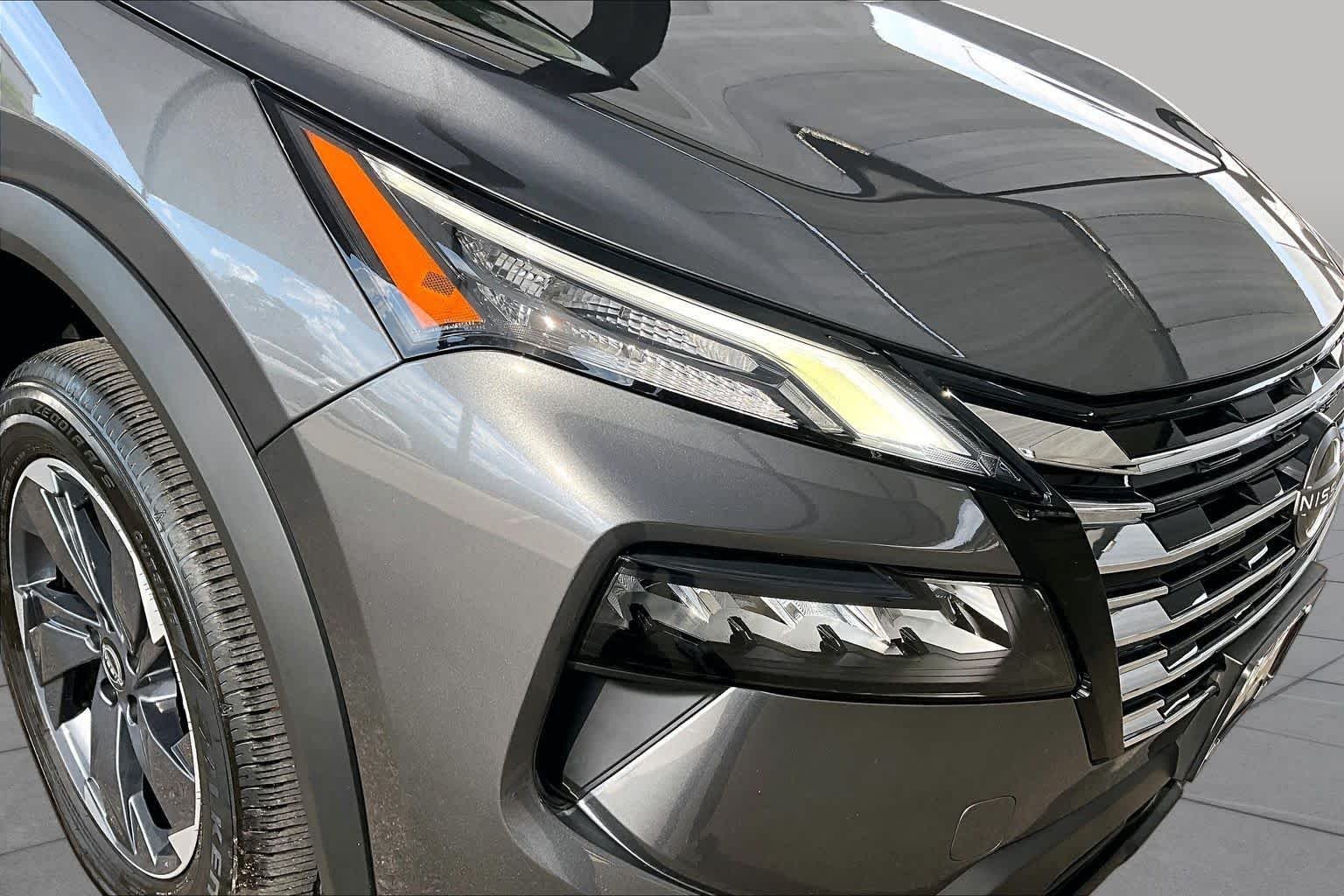 Certified Used 2026 Gun Metallic Nissan SV image 27