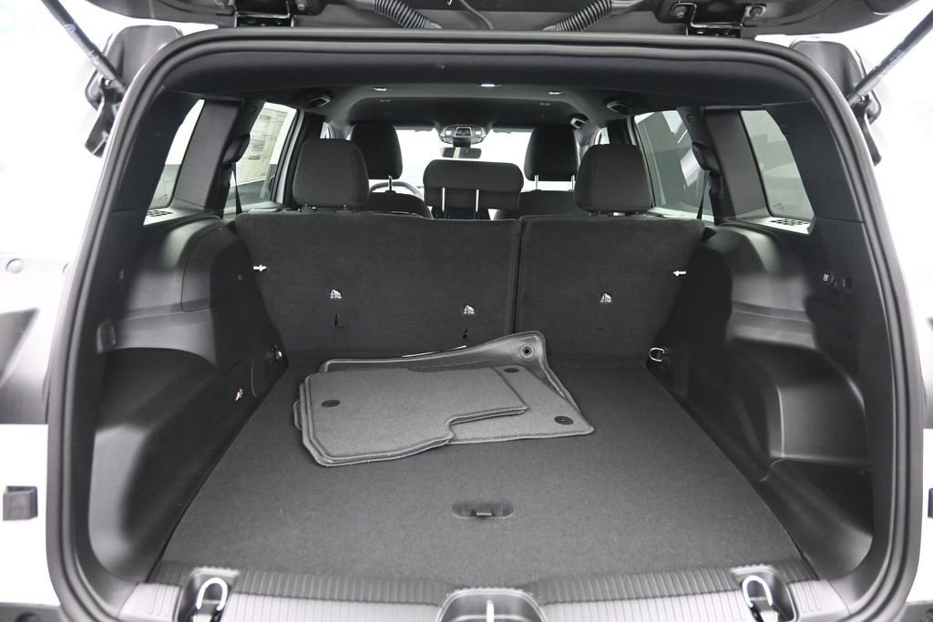 New 2026 Bright White Clear-Coat Exterior Paint Jeep Laredo image 11