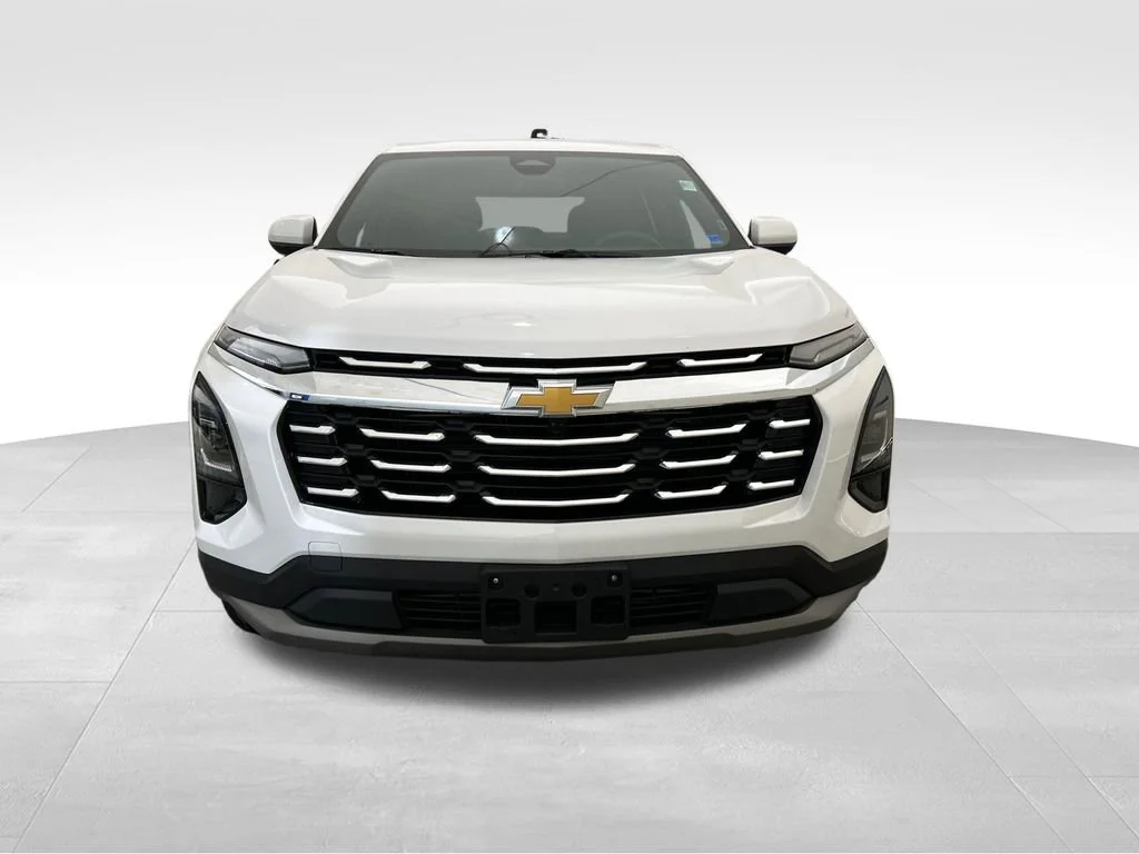 Used 2025 Summit White Chevrolet LT image 9