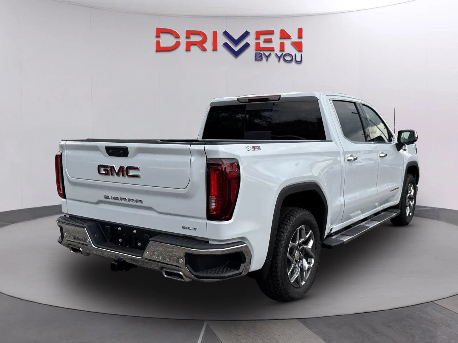 New 2026 Glacier White Tricoat GMC SLT image 4