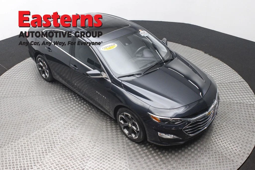 Used 2023 Gray Chevrolet LT image 3