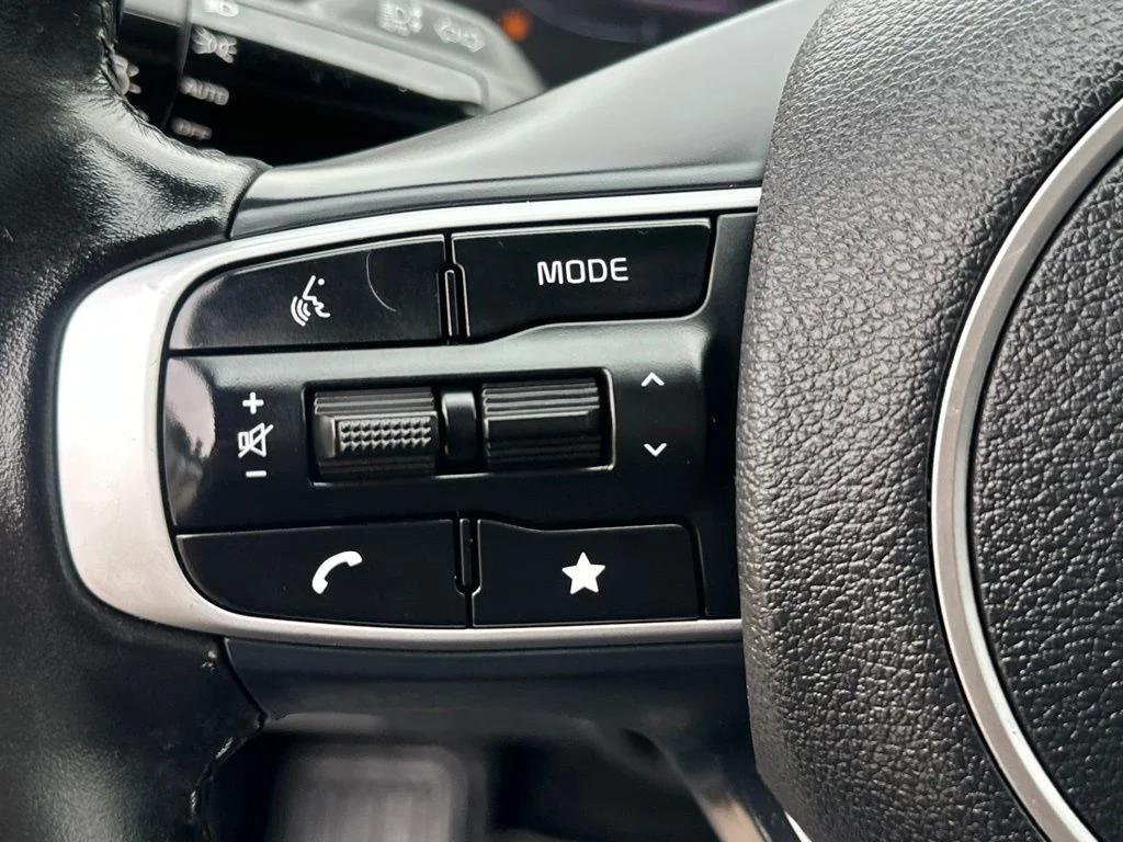 Used 2023 Black Kia X-Line image 13
