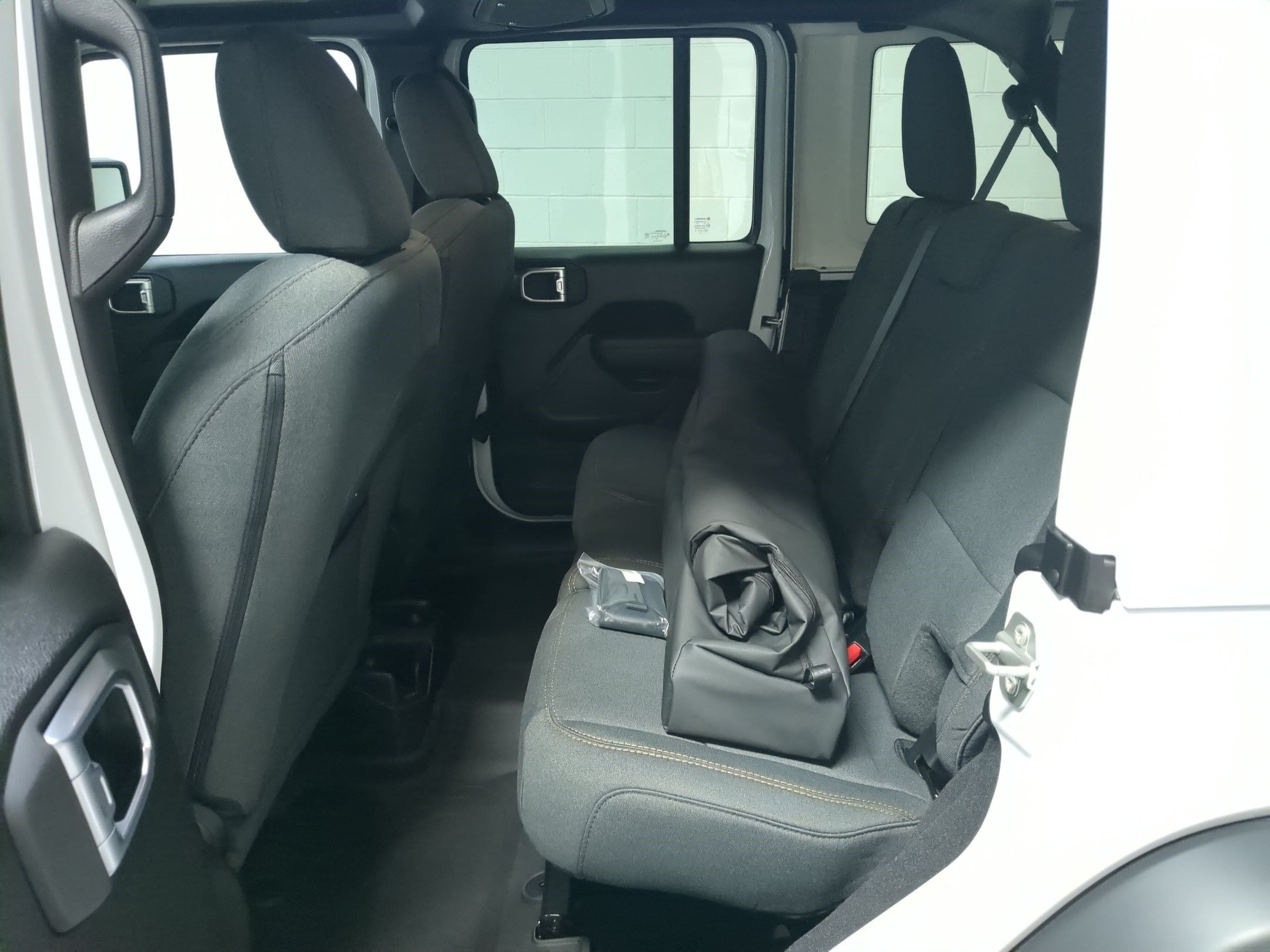 New 2027 Bright White Clear-Coat Paint Jeep Sport S image 14