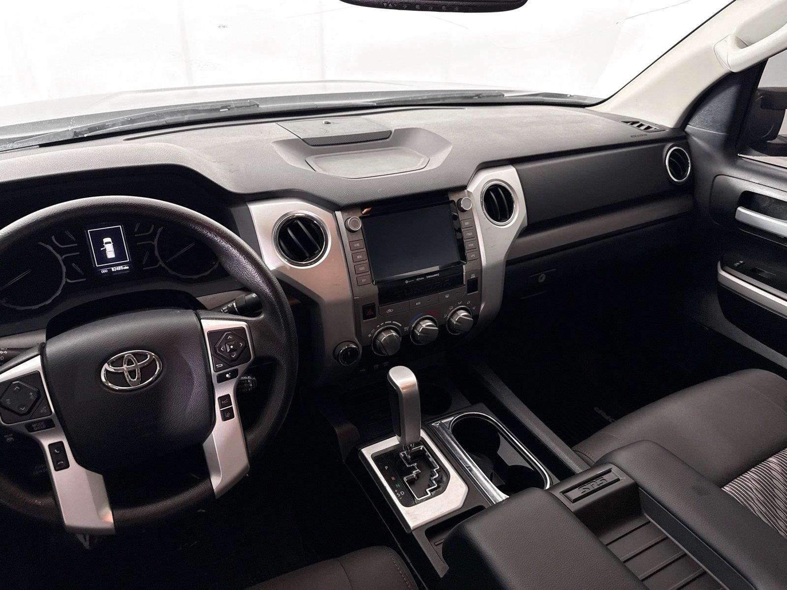 Used 2020 Midnight Black Metallic Toyota SR5 image 29
