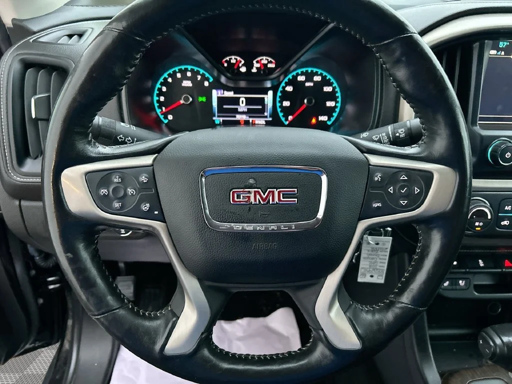 Used 2018 ONYX BLACK GMC 4WD Denali image 27