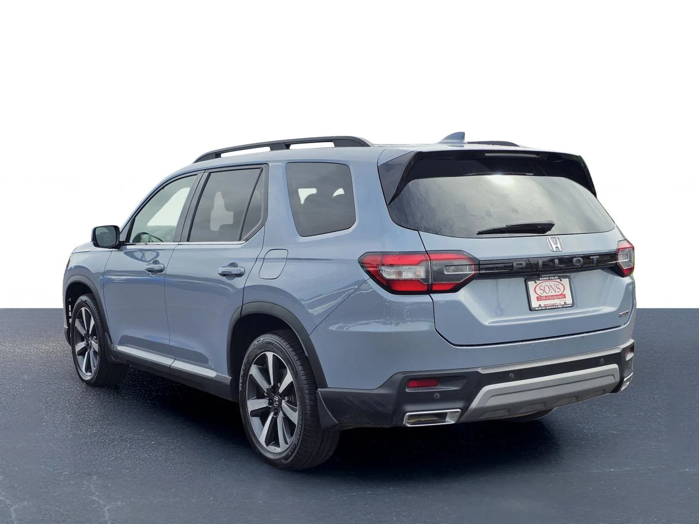 Used 2024 Sonic Gray Pearl Honda Touring image 11