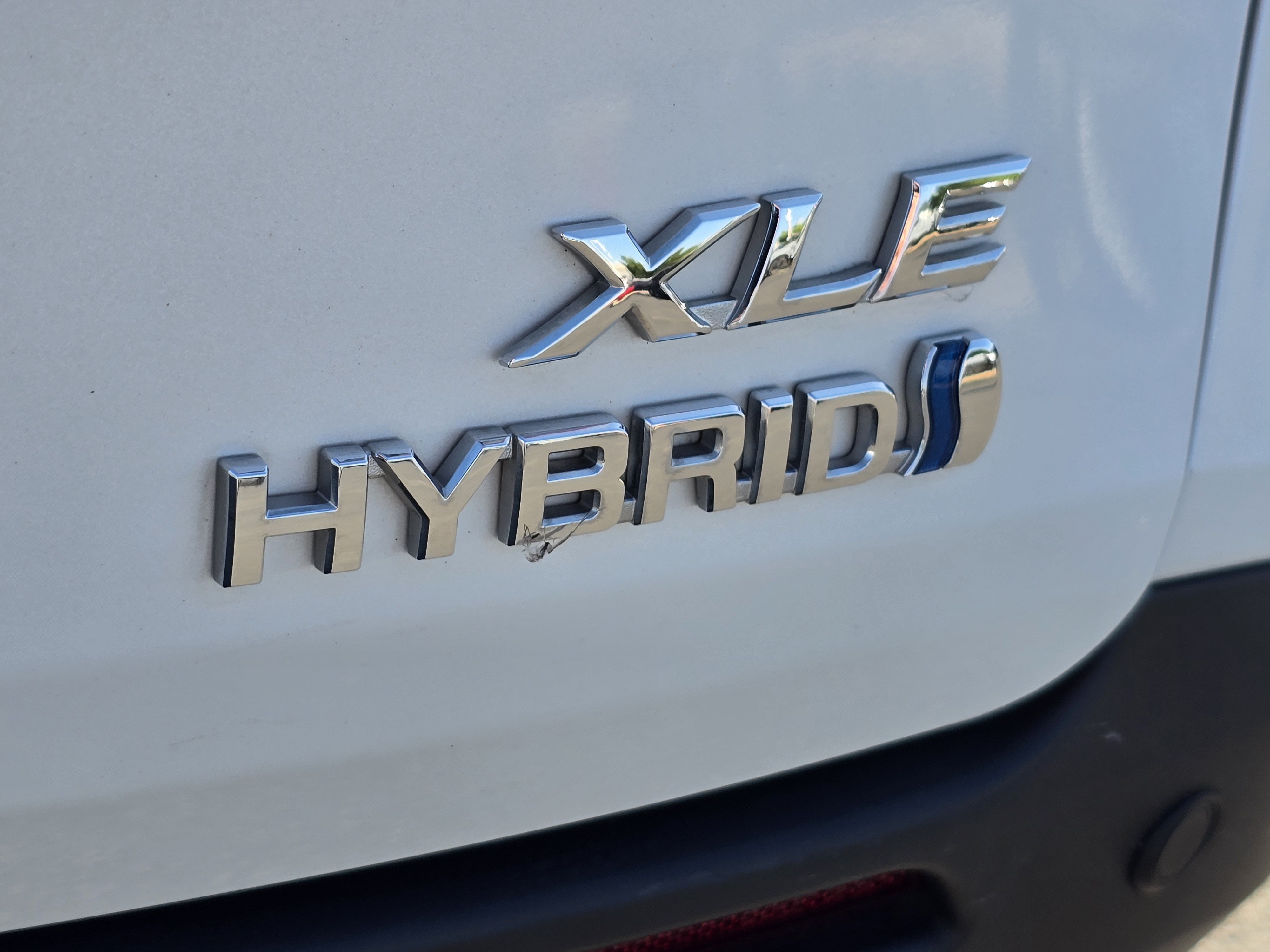 Used 2024 Pearl Toyota XLE image 29