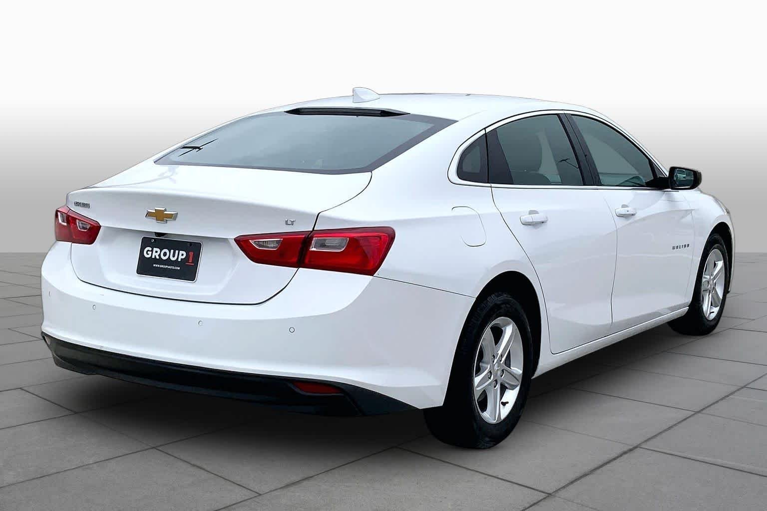 Used 2024 Summit White Chevrolet LT image 13