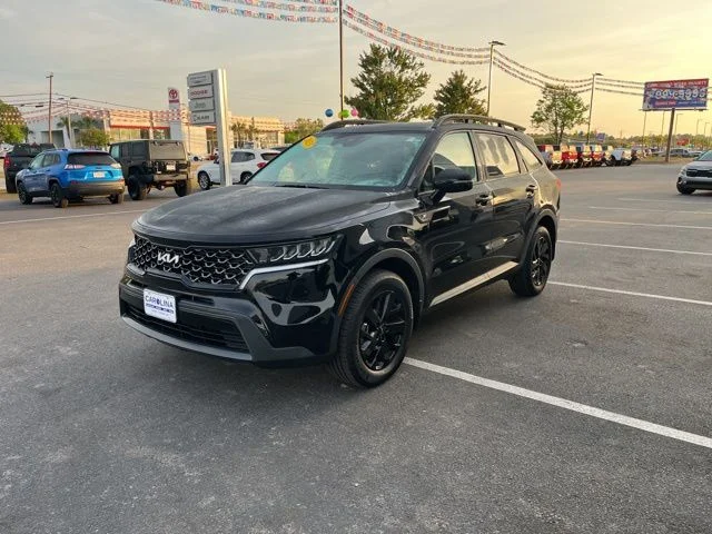 Used 2023 Black Kia X-Line S image 39