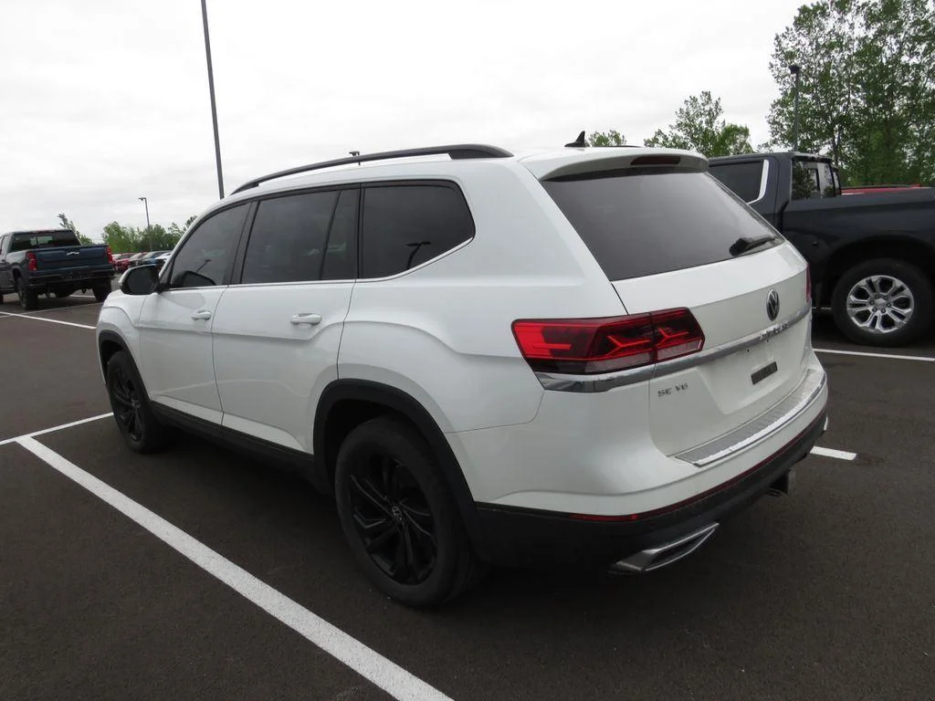 Used 2023 Pure White Volkswagen 3.6L V6 SE w/Technology image 9
