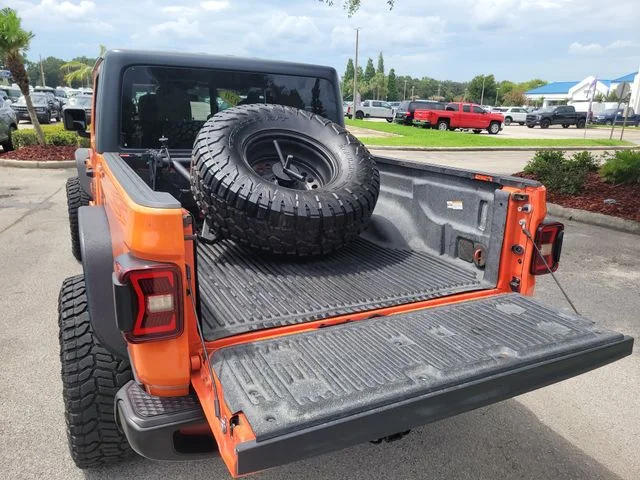 Used 2020 Orange Jeep Sport image 10