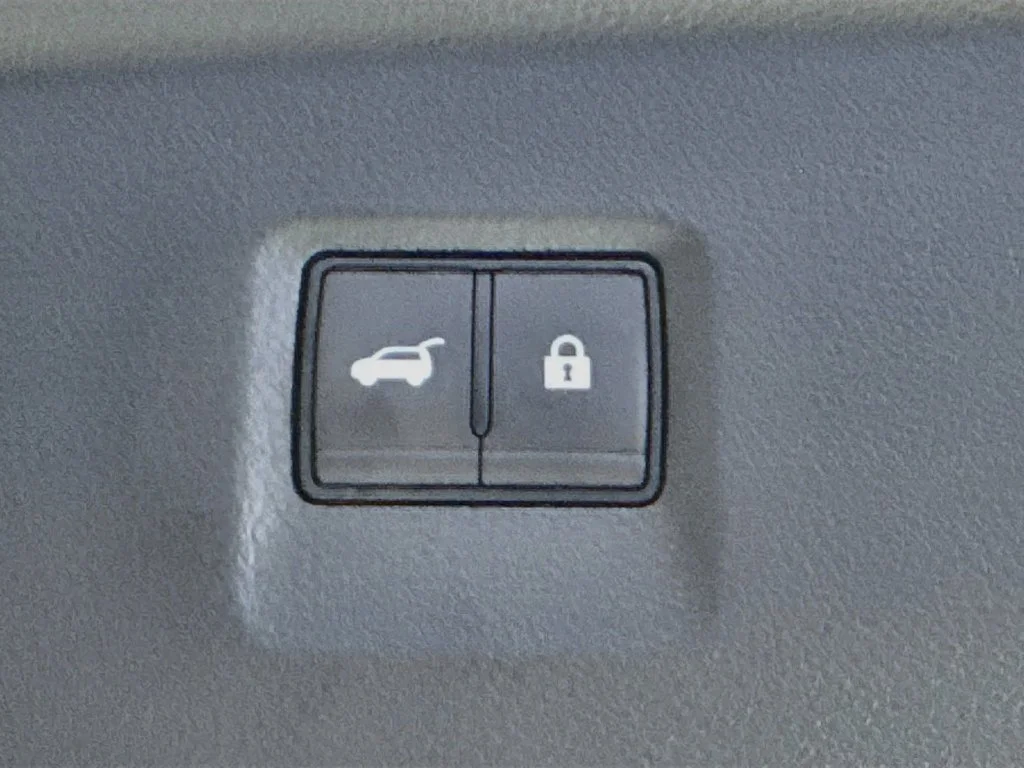 Certified Used 2027 White INFINITI PURE image 36