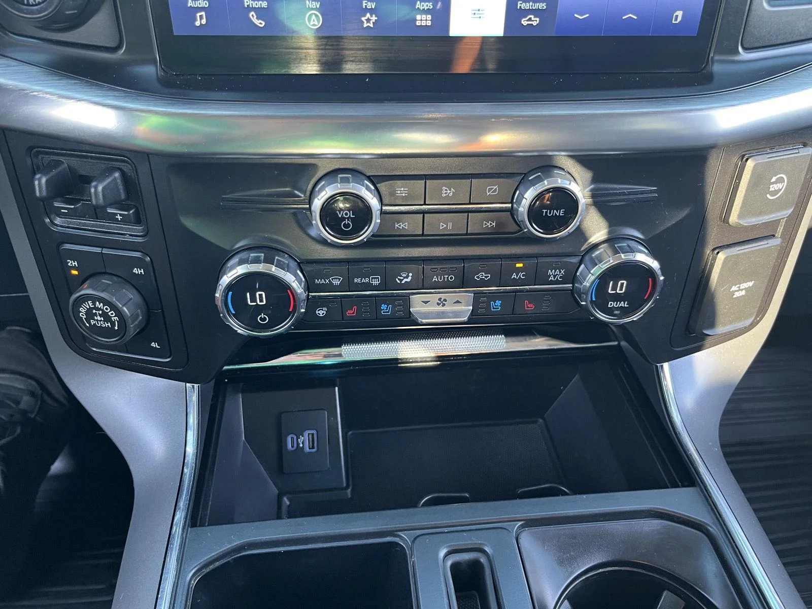 2021 Ford F-150 Lariat - Photo 24