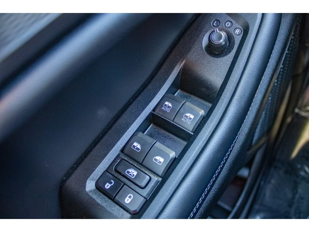 Used 2024 Baltic Gray Metallic Clearcoat Jeep Laredo X image 35