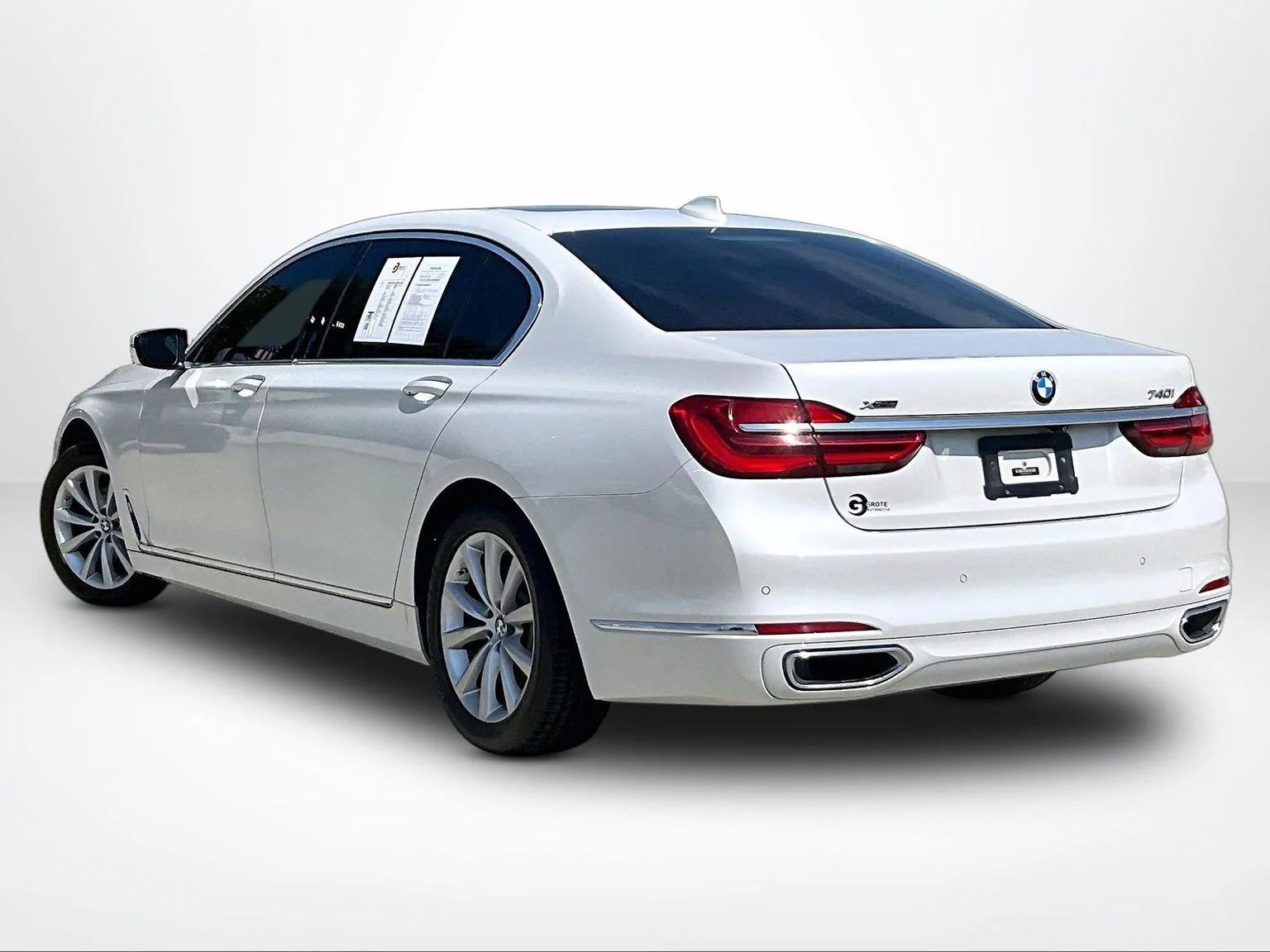 Used 2018 White BMW 740i xDrive image 14
