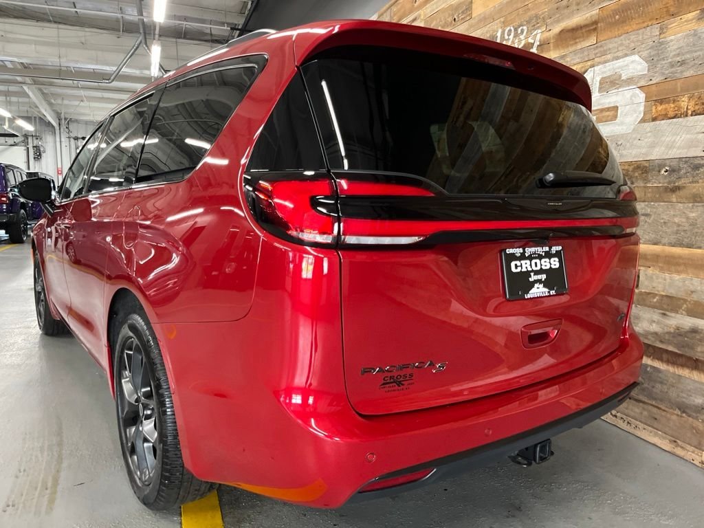 Used 2026 Red Chrysler Limited image 16