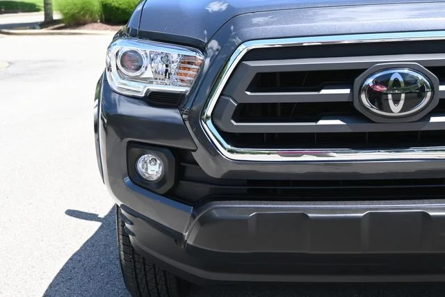 Used 2022 Gray Toyota SR5 image 12