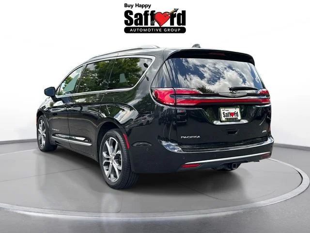 Used 2022 Black Chrysler Pinnacle image 6