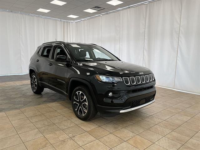 Certified Used 2022 Black Jeep Limited 4x4 image 33