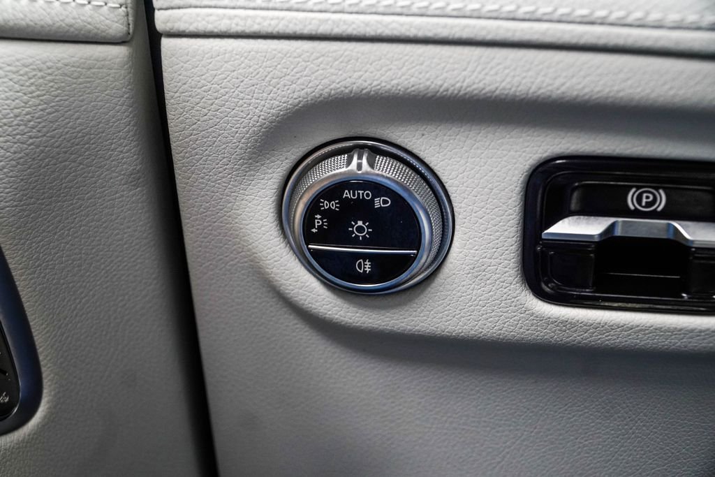 Used 2024 Blue Mercedes-Benz 450 image 35