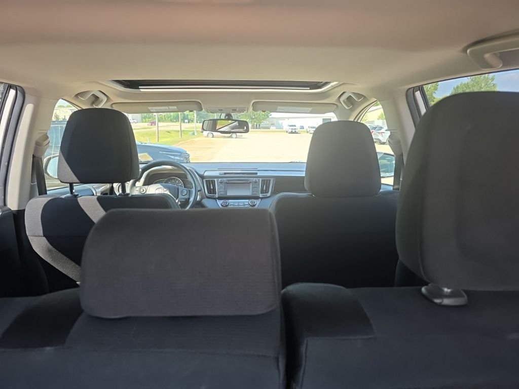 Used 2013 White Toyota XLE image 27