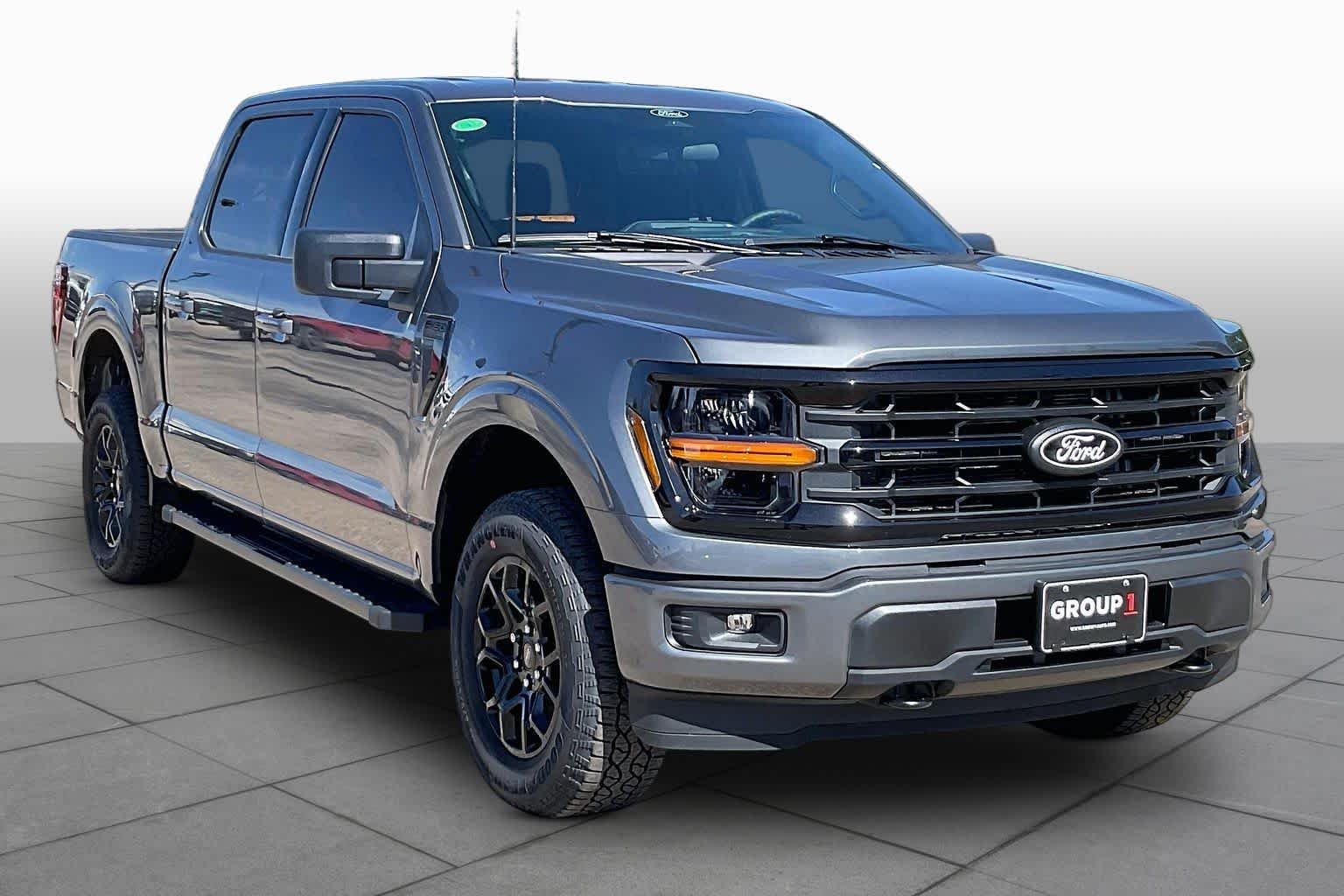 New 2026 Carbonized Gray Metallic Ford XLT image 2
