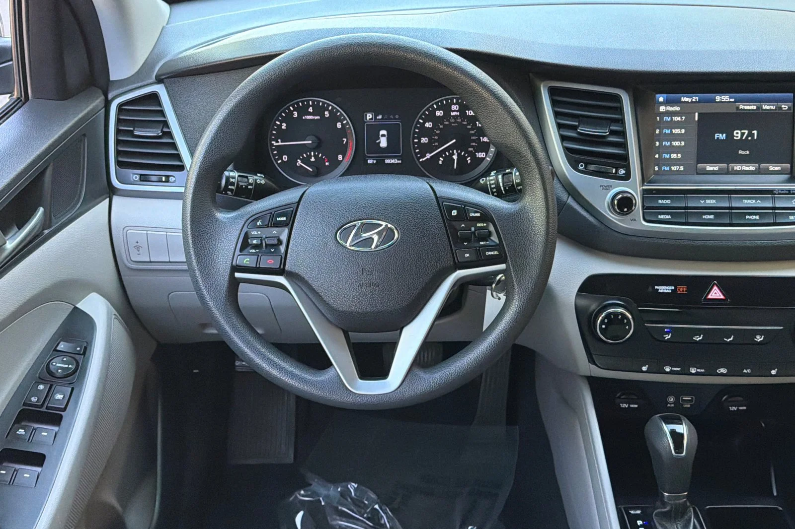 Used 2018 Gray Hyundai SEL image 11
