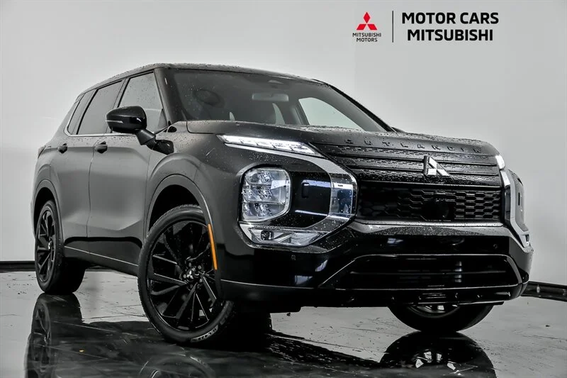 2024 Mitsubishi Outlander SE Black Edition S-AWC's photo