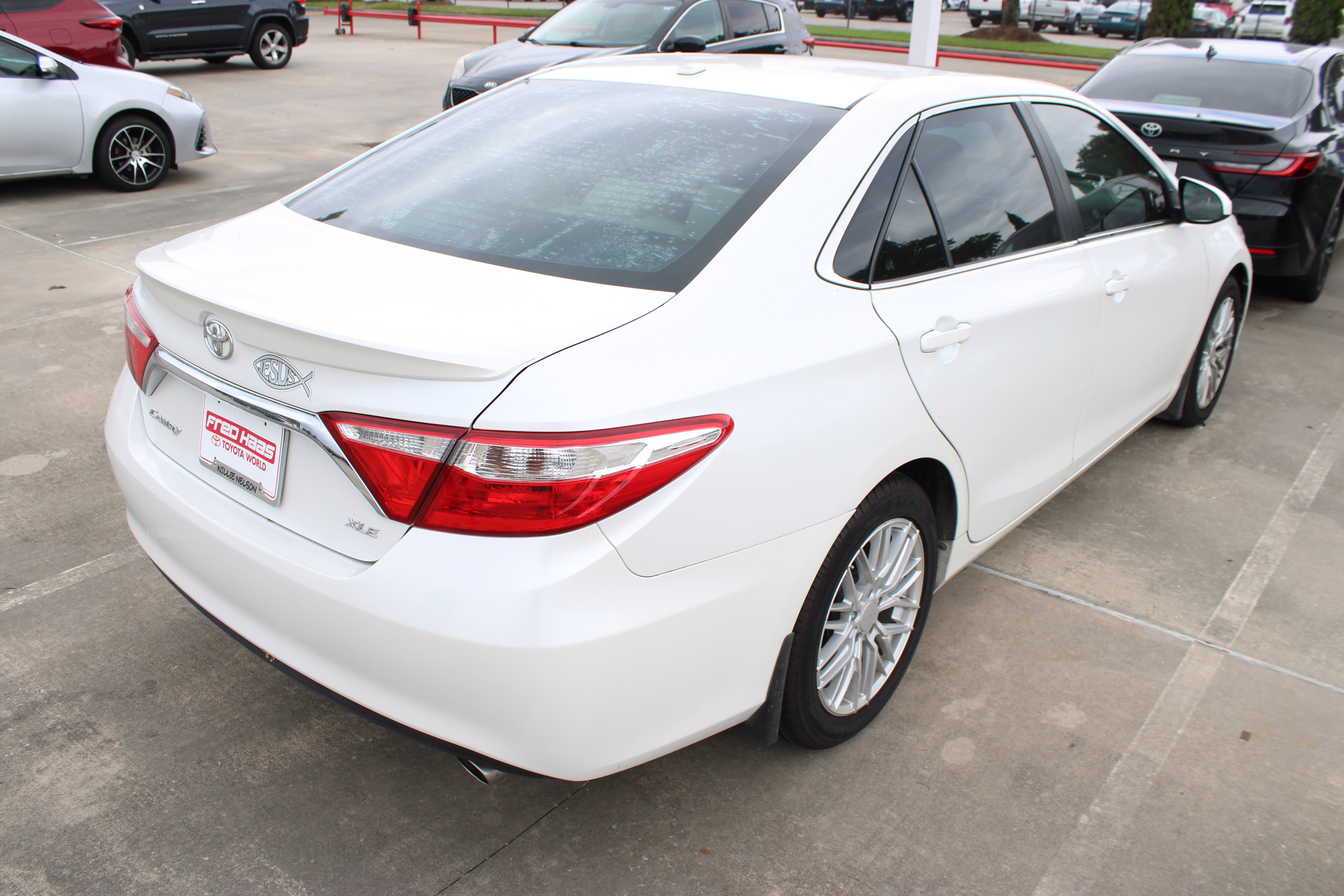 Used 2015 PEARLWHITE Toyota XLE image 9