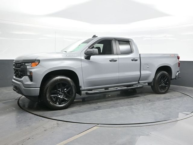 Used 2025 Gray Chevrolet Custom image 5