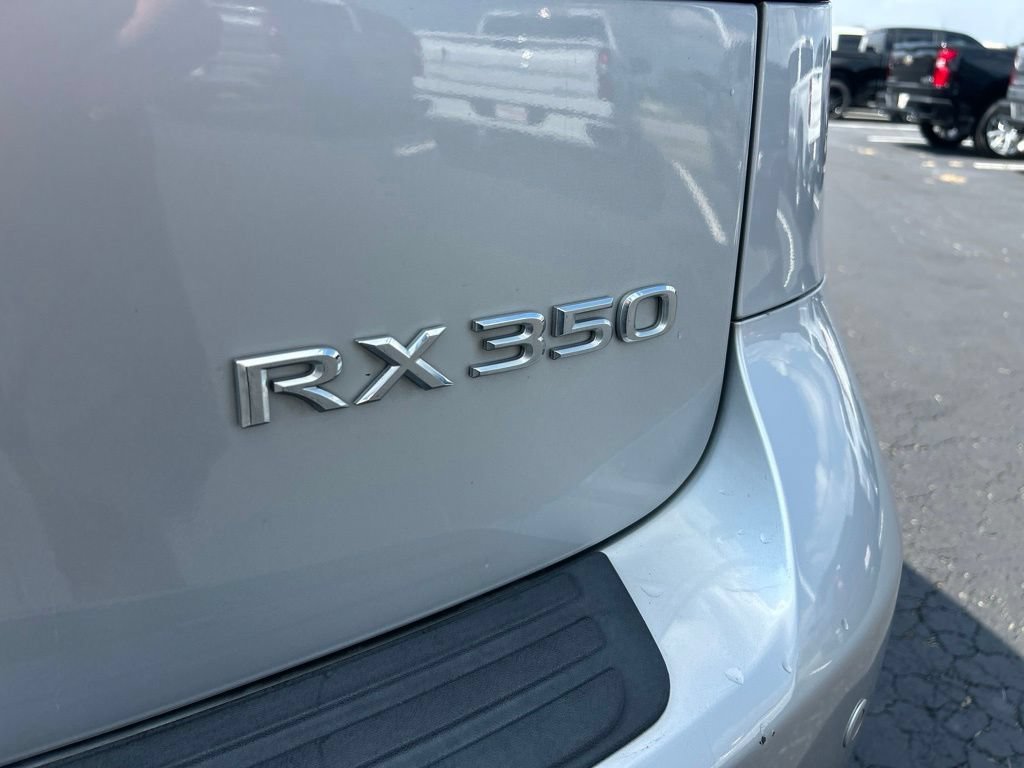 Used 2011 White Lexus  image 12