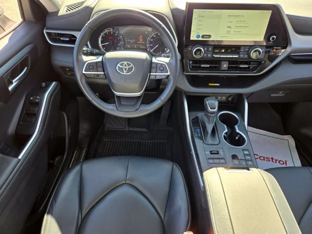 Used 2023 Beige Toyota XLE image 13