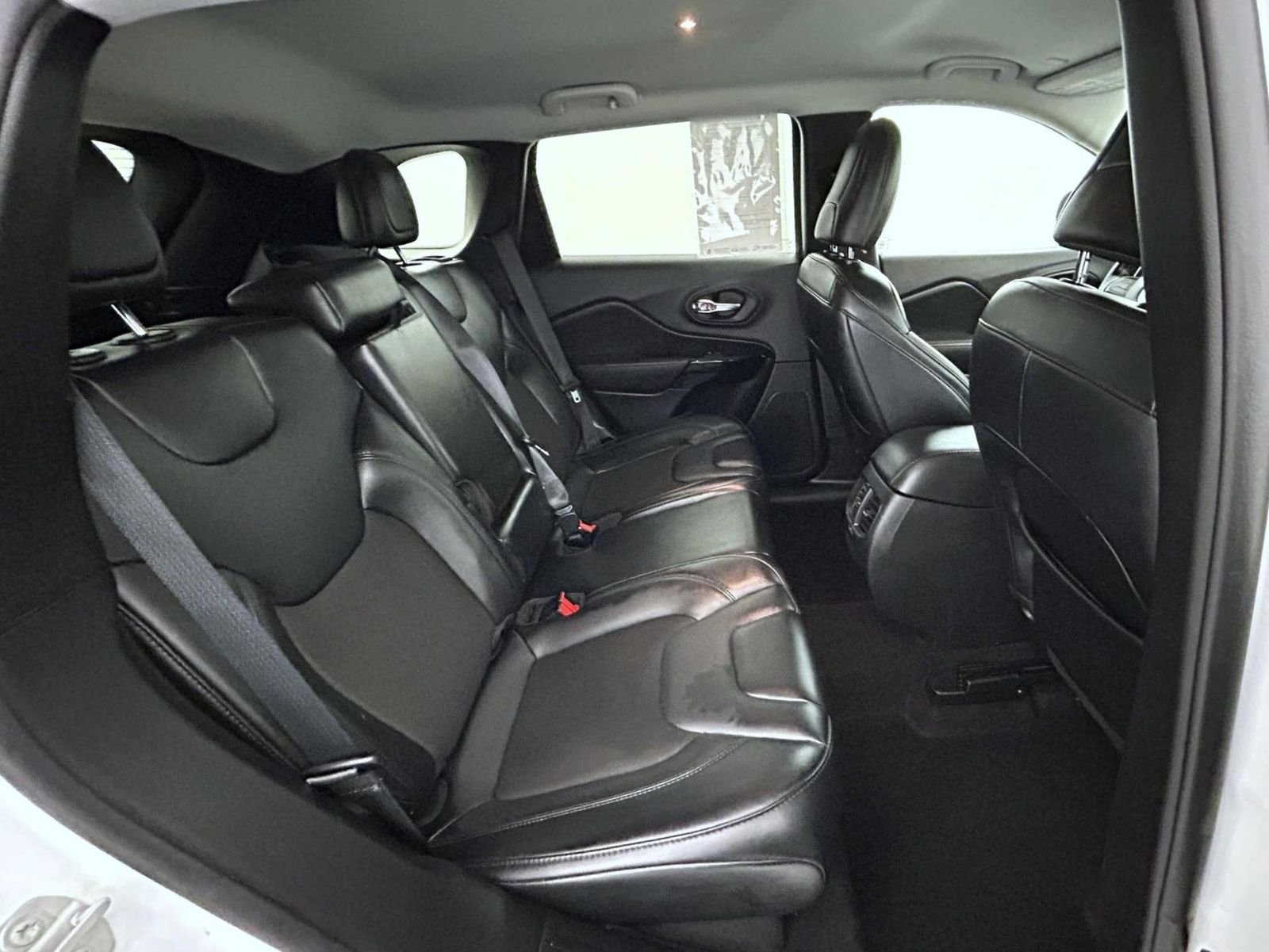 Used 2021 White Jeep Altitude image 18