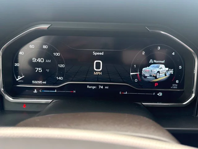 Used 2025 White GMC Denali image 30