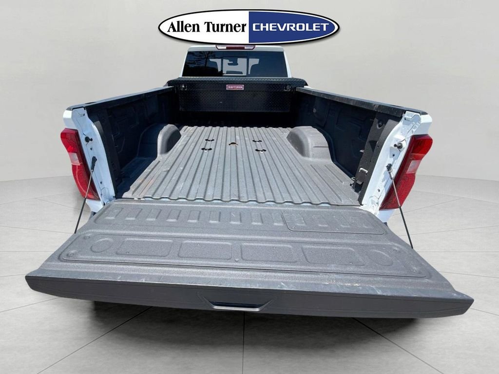 Used 2025 White Chevrolet LT image 7