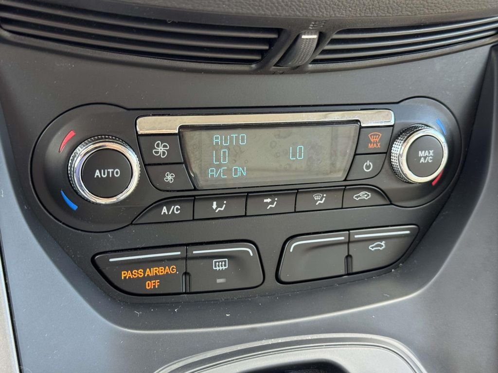 Used 2015 Gray Ford SE image 20