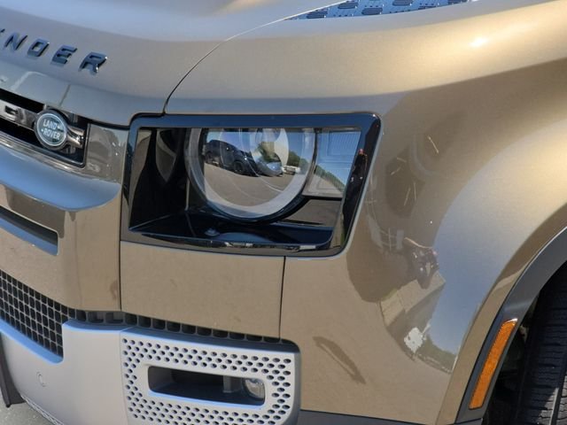 Certified Used 2025 Gondwana Stone Metallic Land Rover S image 32