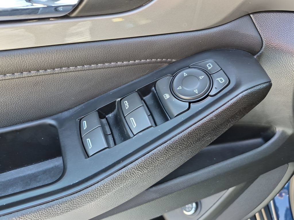 Used 2023 Northsky Blue Metallic Chevrolet LT Cloth image 31