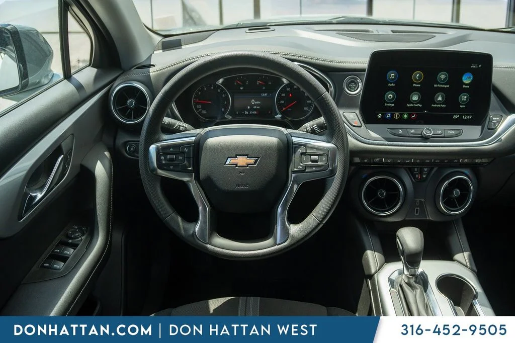 Used 2025 Gray Chevrolet LT image 7