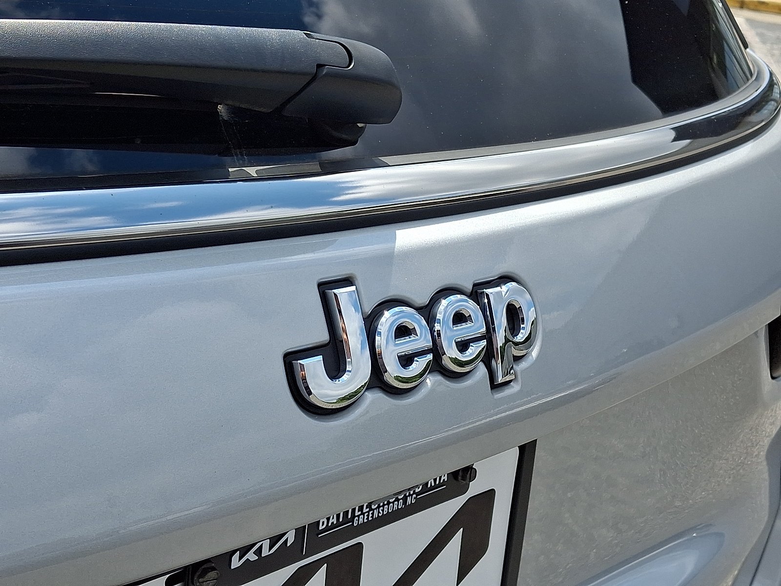 Used 2024 Silver Zynith Metallic Clearcoat Jeep Sport image 29
