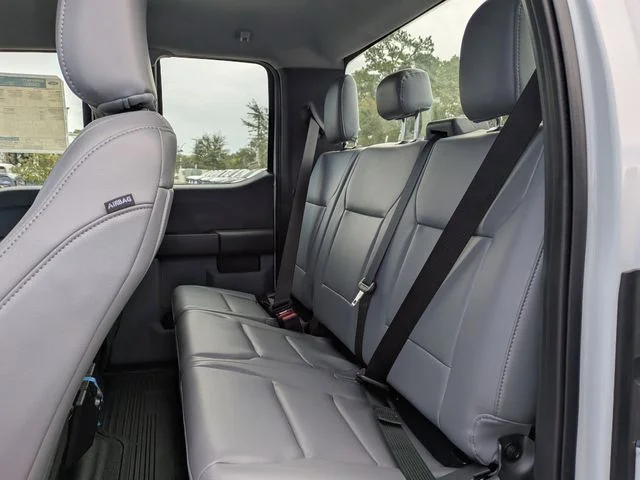 2025 Ford F-450 Super Duty Chassis Cab XL - Photo 13