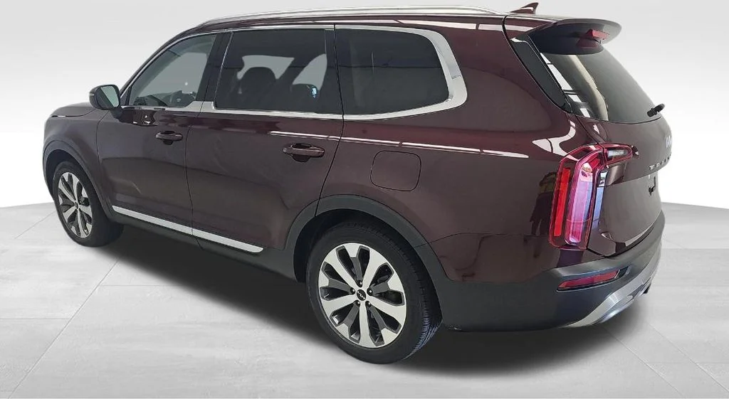 Used 2022 Purple Kia EX image 7