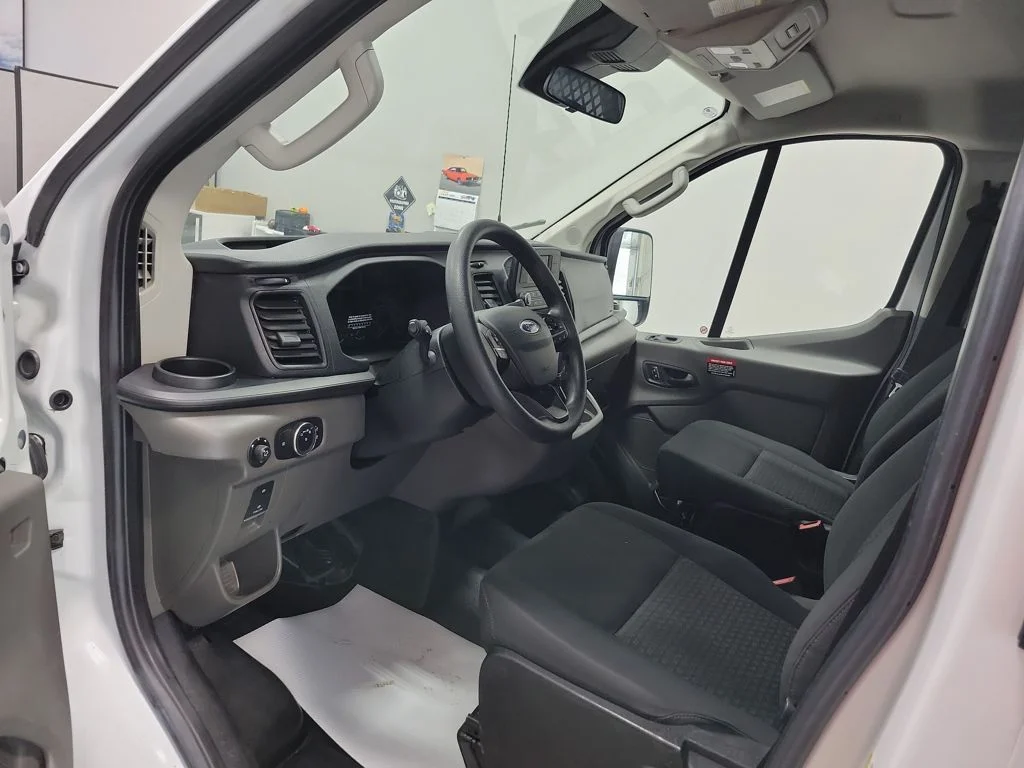 Used 2024 Oxford White Ford Base image 29