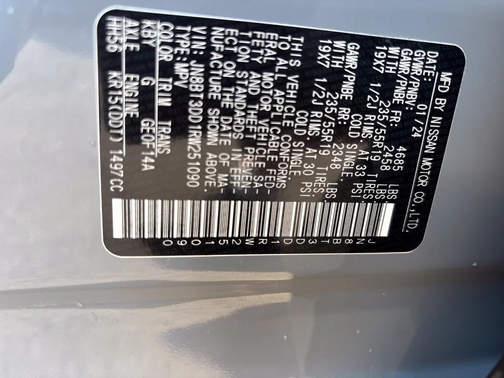 Used 2024 Gray Nissan Platinum image 11