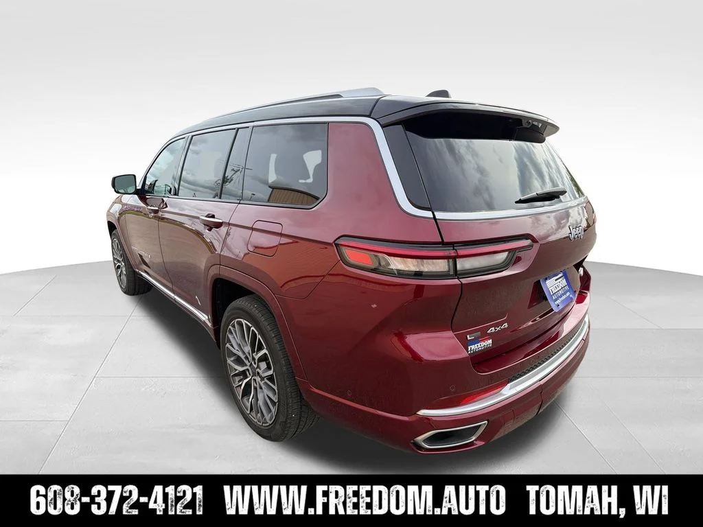 Used 2023 Velvet Red Pearlcoat Jeep Summit image 3