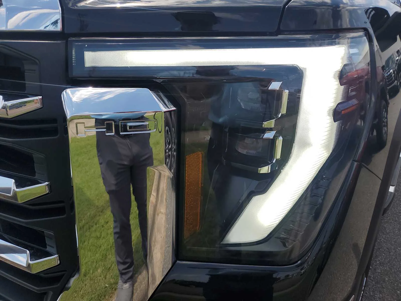 New 2026 Onyx Black GMC SLT image 17
