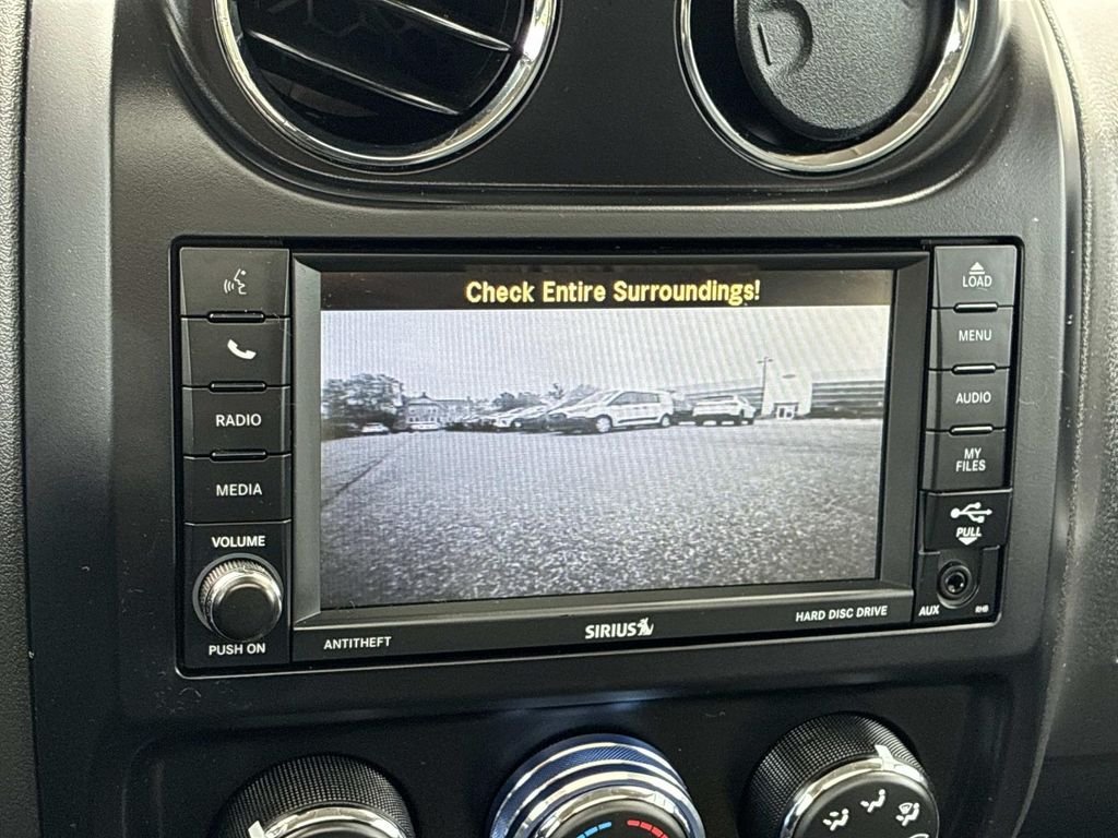 Used 2017 Gray Jeep Latitude image 31