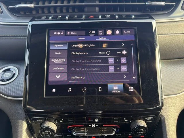 Used 2023 White Jeep Altitude image 21