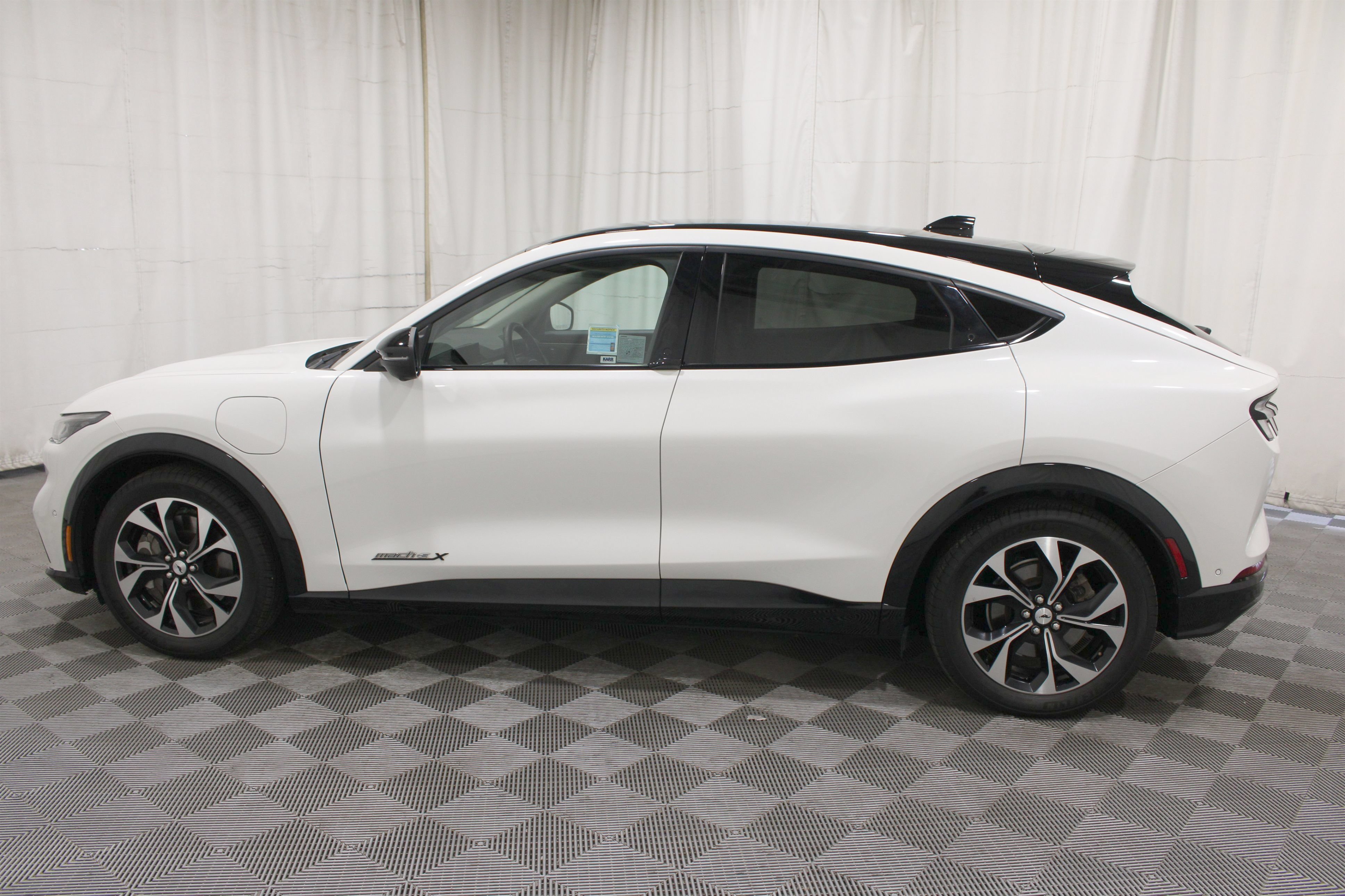 Used 2023 Star White Metallic Tri-Coat Ford Premium image 33