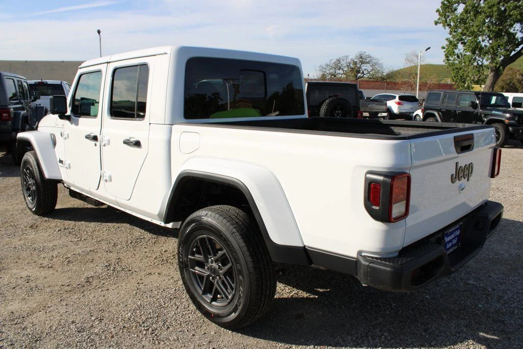 New 2026 Bright White Clearcoat Jeep Sport S image 6